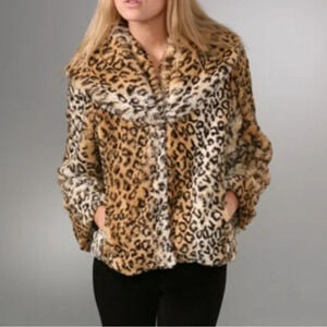 Alice + Olivia women’s leopard faux fur shawl collar jacket